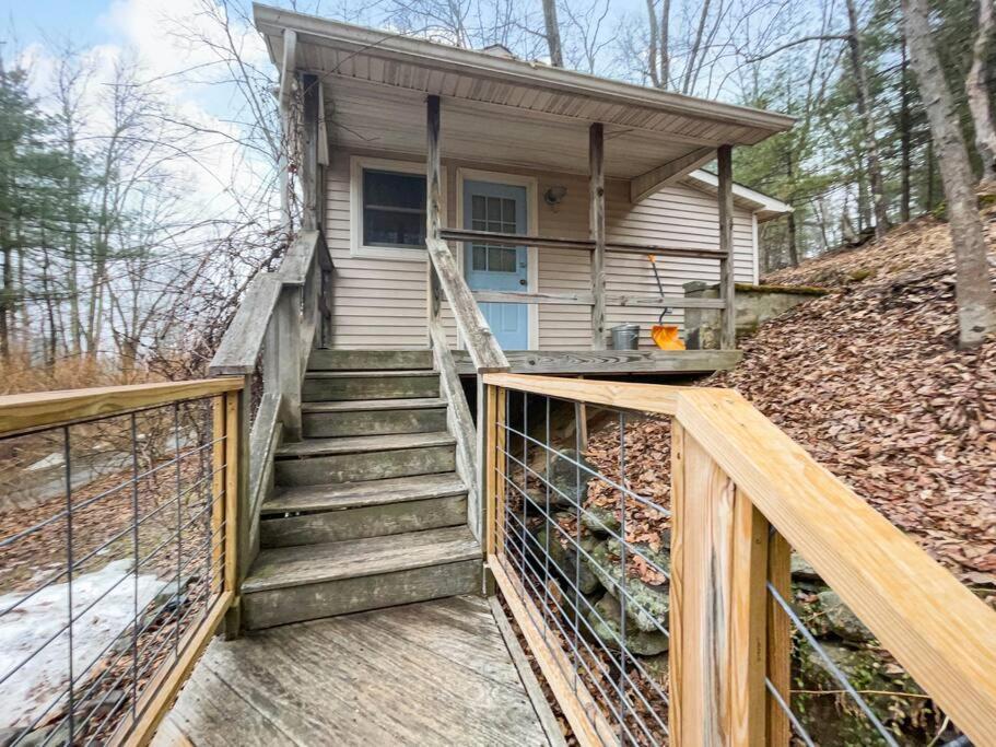 Breezy Hill Eccentric Studio Cottage Accord Exterior photo