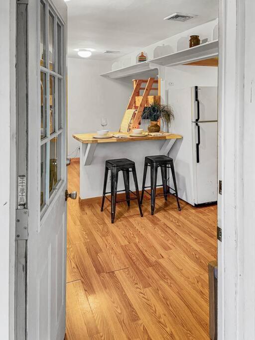 Breezy Hill Eccentric Studio Cottage Accord Exterior photo
